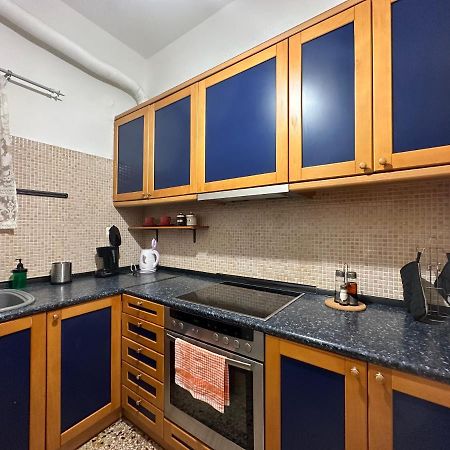 Modern & Minimal Athens Apartment ภายนอก รูปภาพ