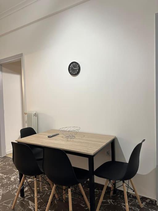 Modern & Minimal Athens Apartment ภายนอก รูปภาพ