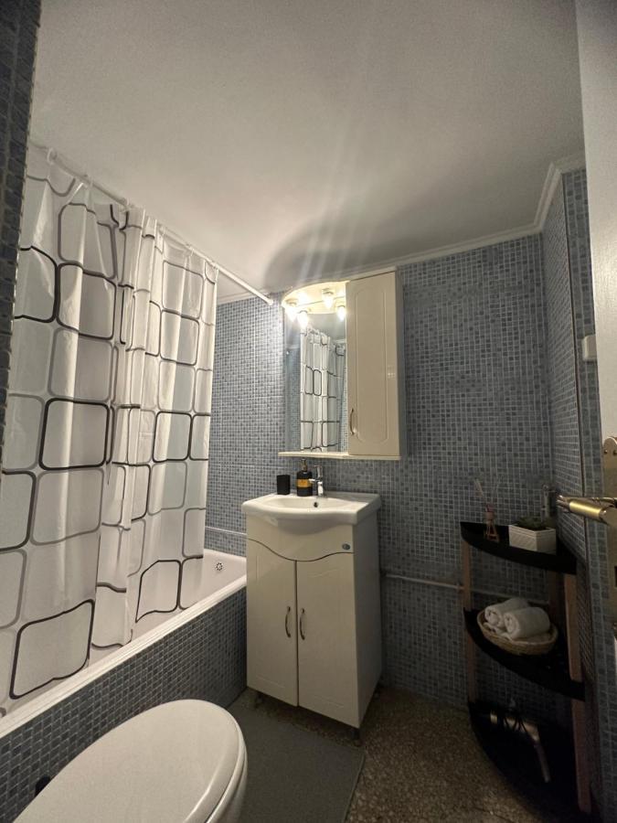 Modern & Minimal Athens Apartment ภายนอก รูปภาพ